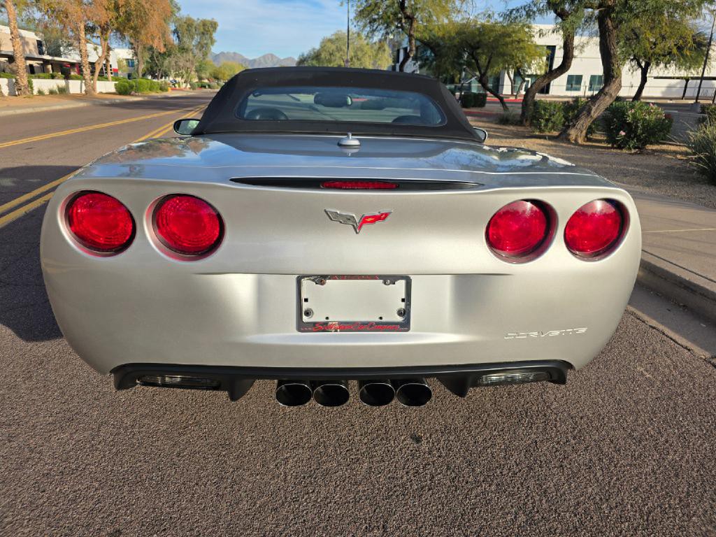 2005 Chevrolet Corvette Image 11
