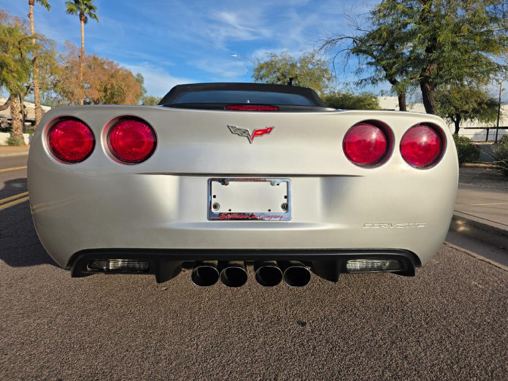 2005 Chevrolet Corvette Image 12