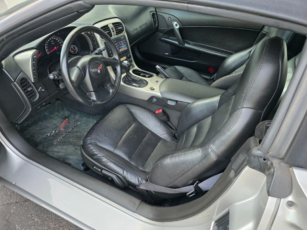 2005 Chevrolet Corvette Image 16