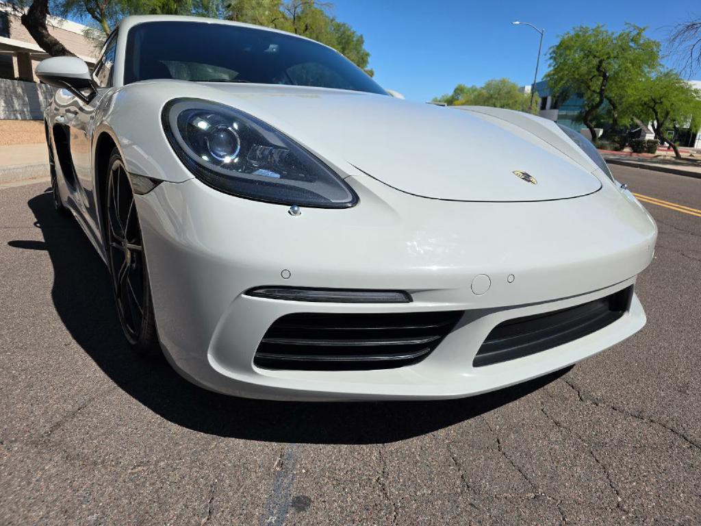 2018 Porsche Cayman Image 9