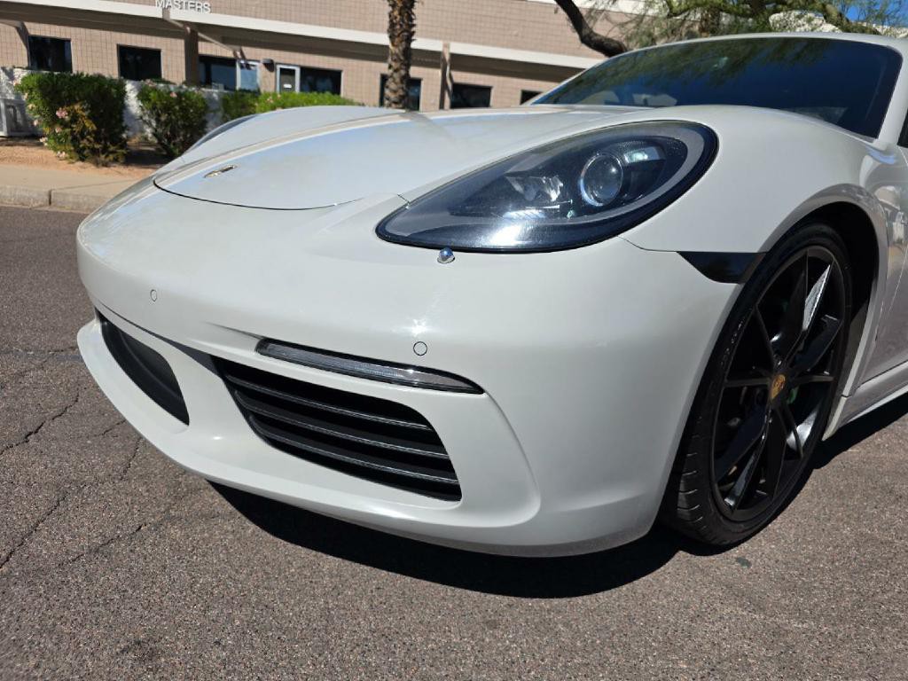 2018 Porsche Cayman Image 13