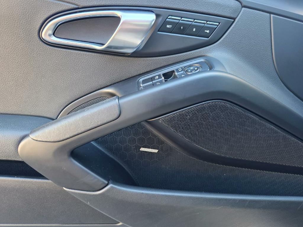 2018 Porsche Cayman Image 38