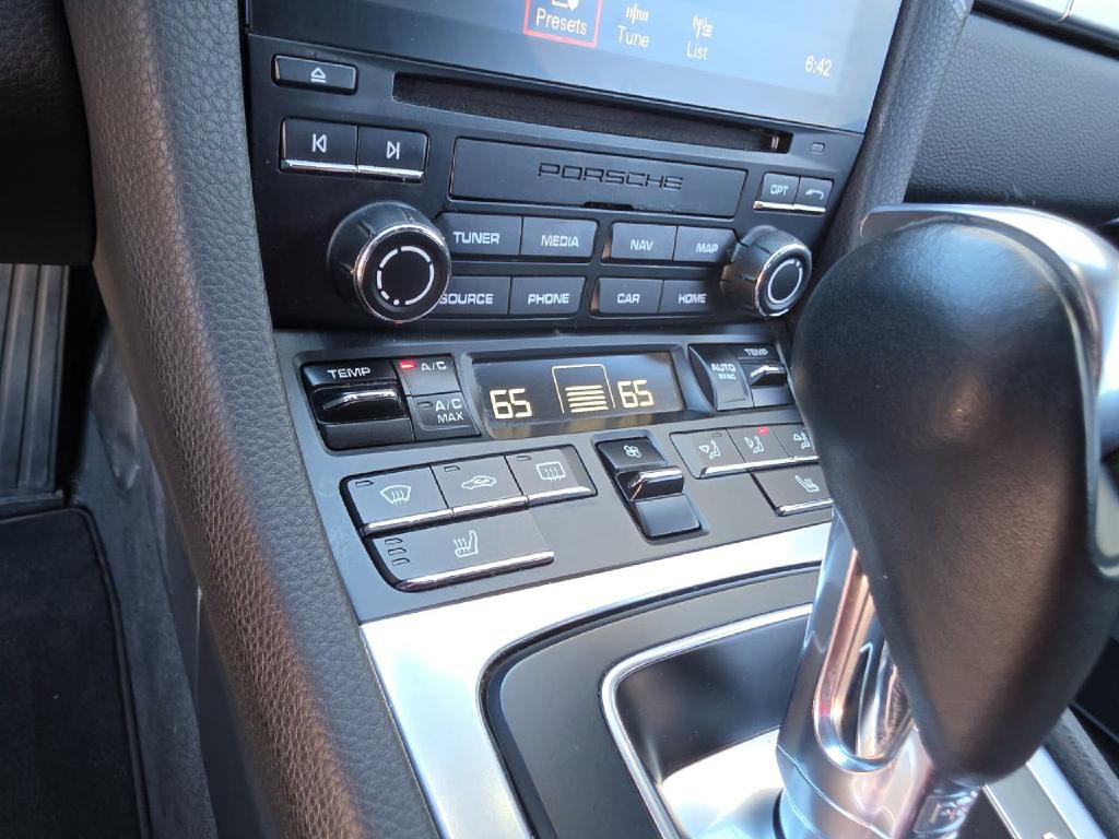 2018 Porsche Cayman Image 52