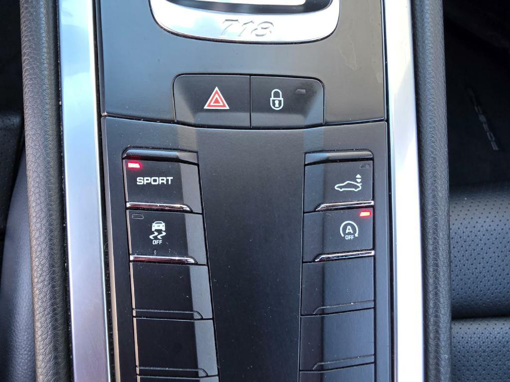 2018 Porsche Cayman Image 55