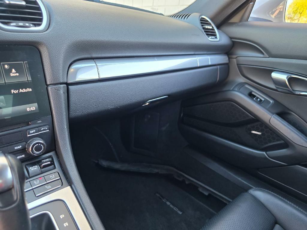 2018 Porsche Cayman Image 58