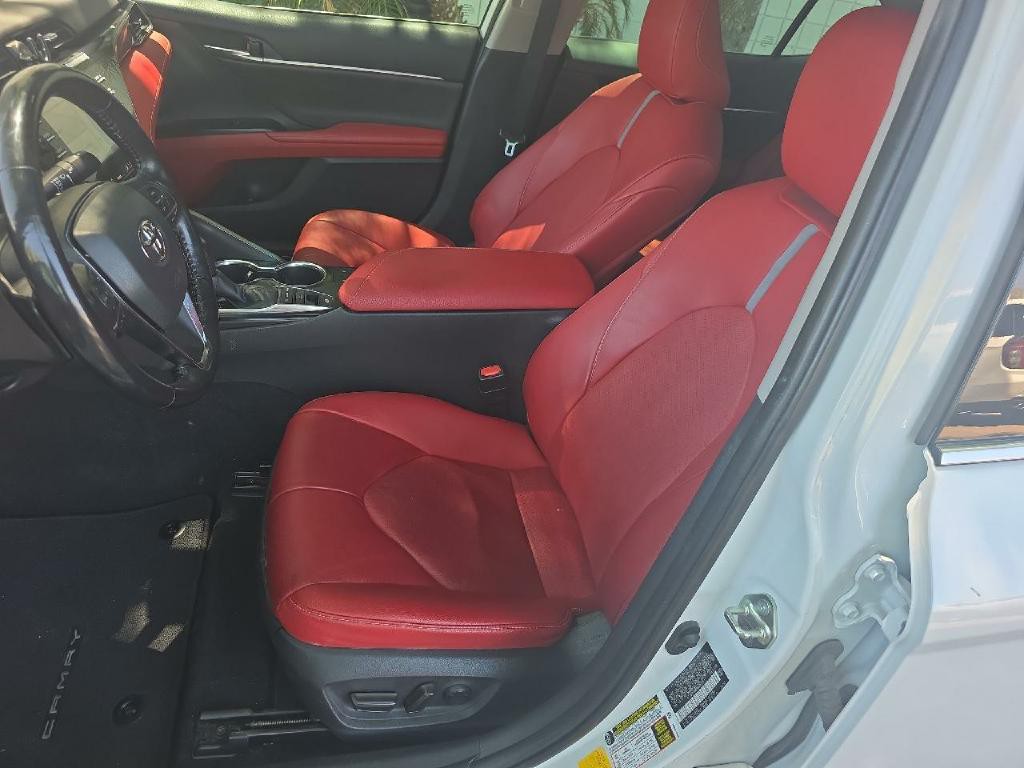 2019 Toyota Camry Image 12