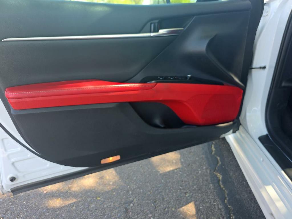 2019 Toyota Camry Image 16