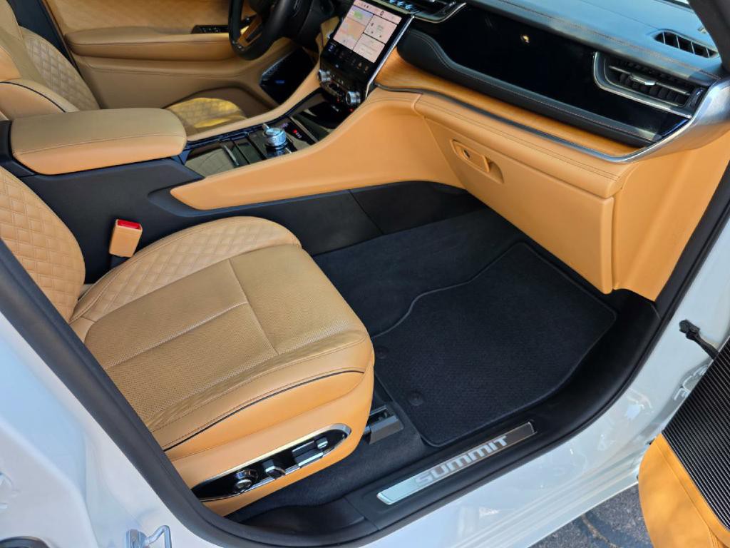 2023 Jeep Grand Cherokee Image 44
