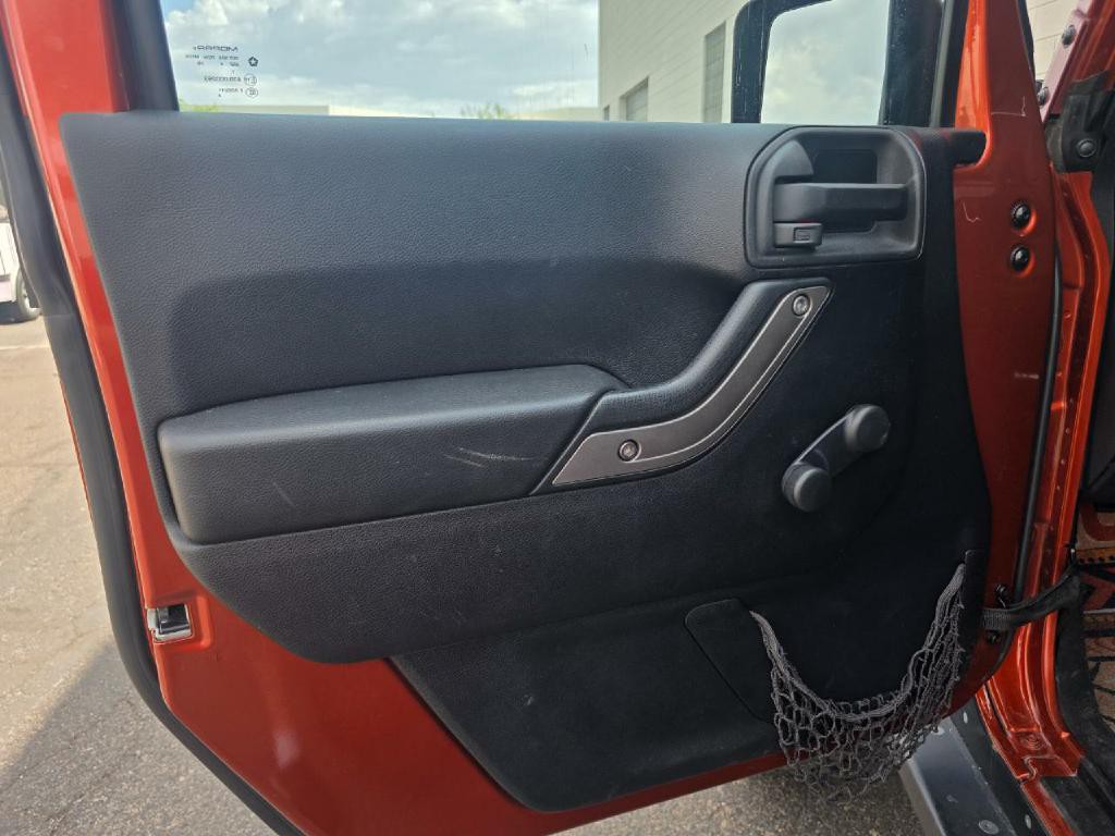 2014 Jeep Wrangler Image 28