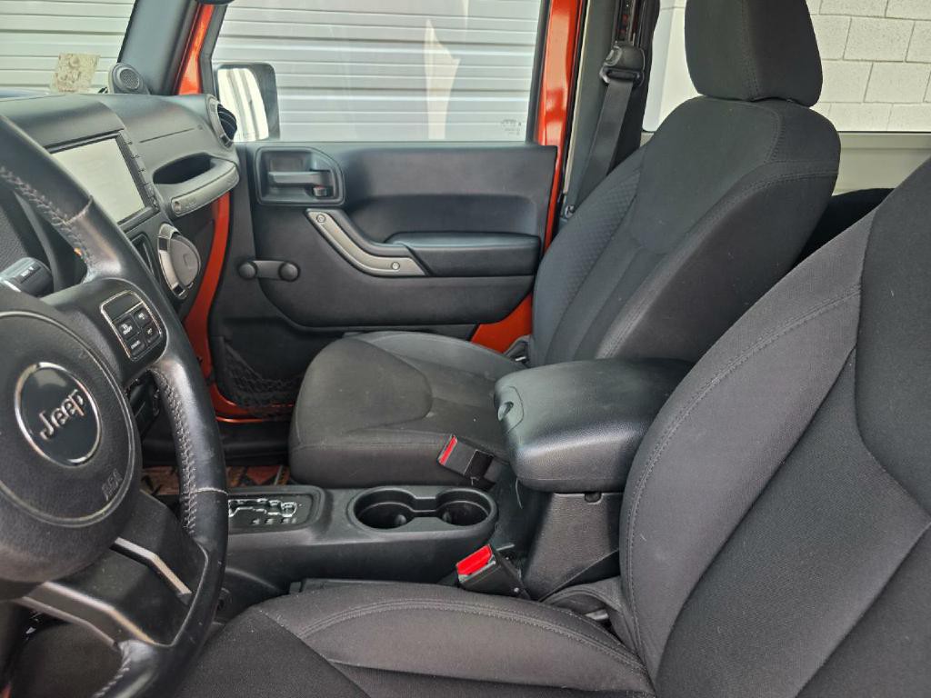 2014 Jeep Wrangler Image 32