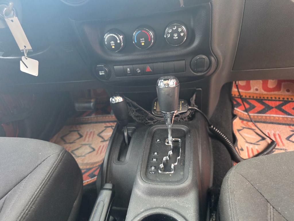 2014 Jeep Wrangler Image 36