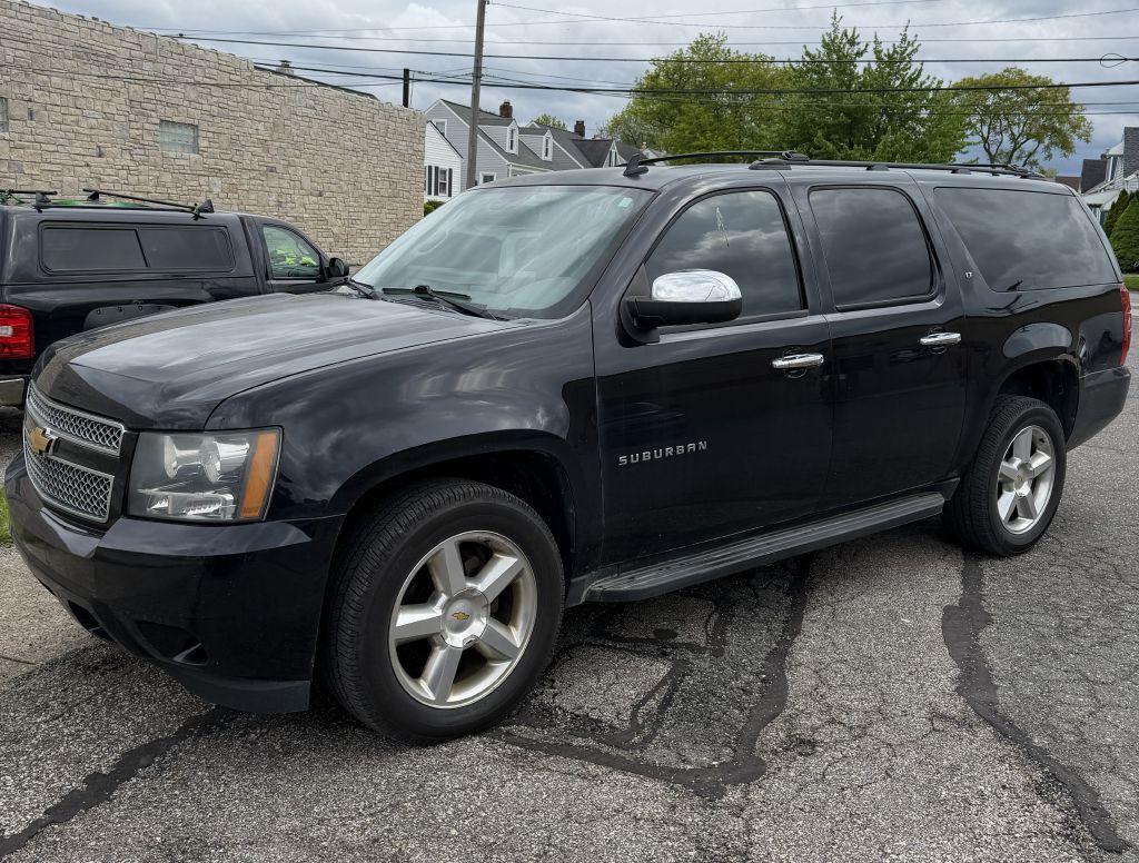 2014 Chevrolet Suburban Image 4