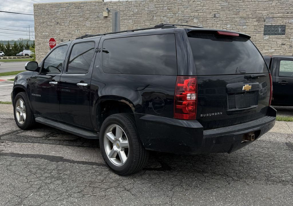 2014 Chevrolet Suburban Image 5