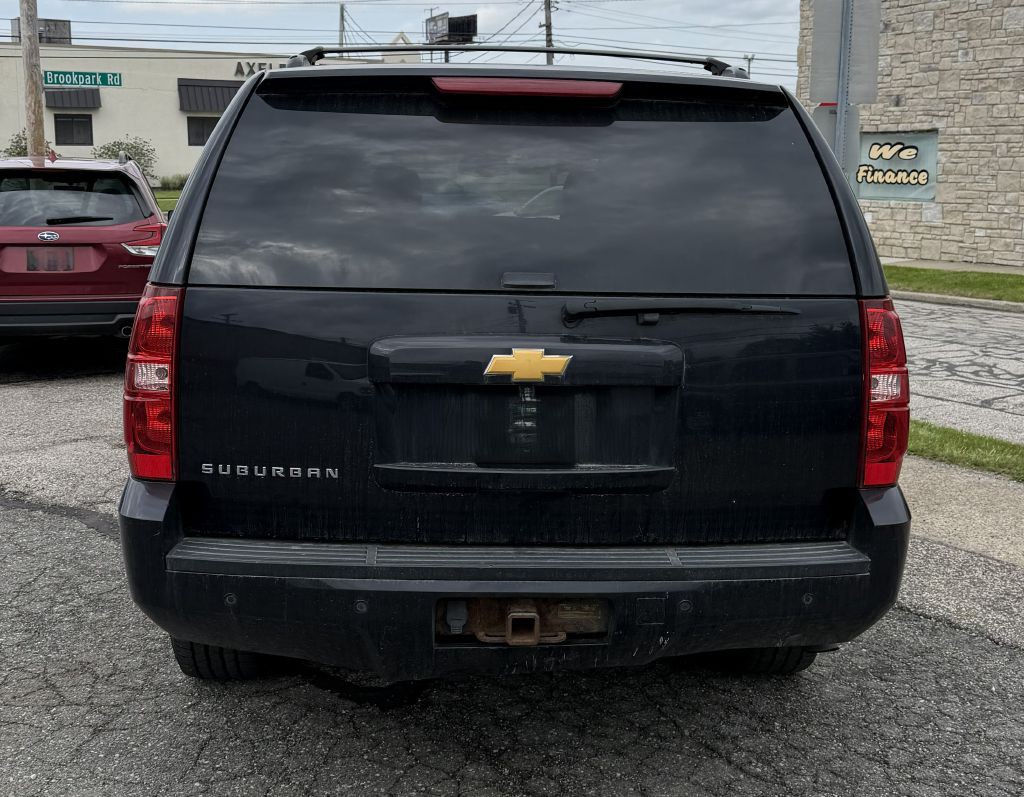 2014 Chevrolet Suburban Image 6