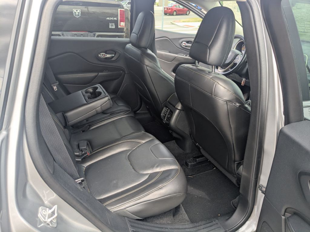 2015 Jeep Cherokee Image 11