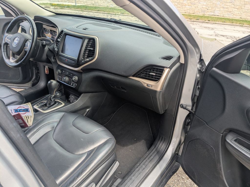 2015 Jeep Cherokee Image 12
