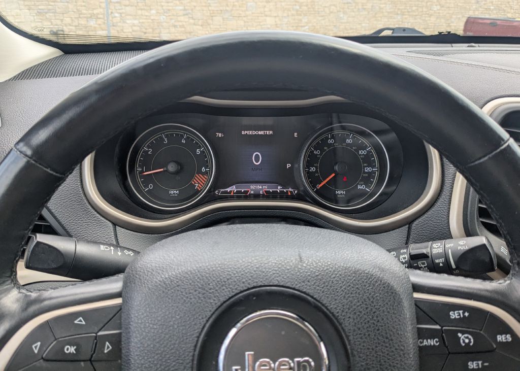 2015 Jeep Cherokee Image 13