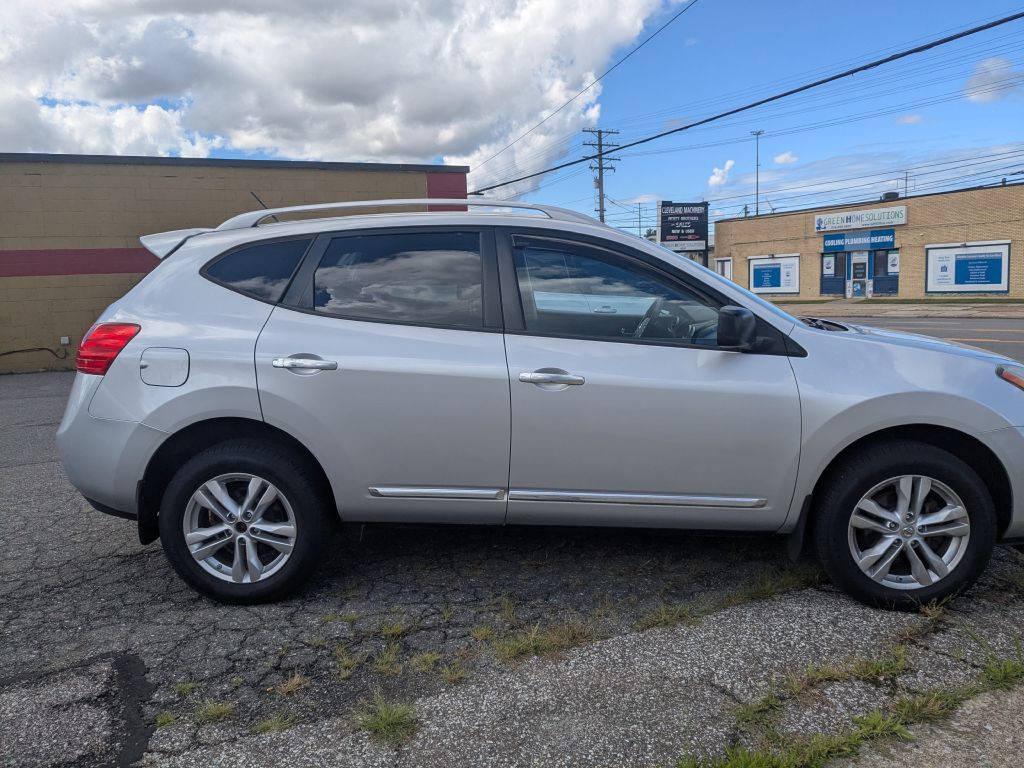 2015 Nissan Rogue Image 2