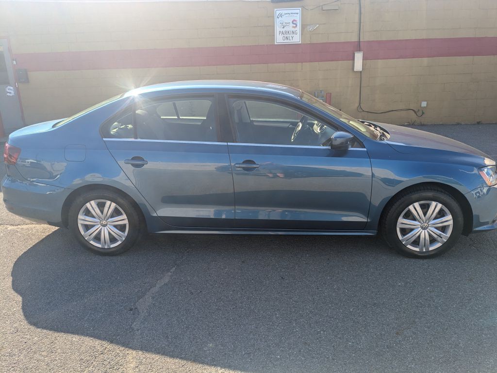 2017 Volkswagen Jetta Image 2
