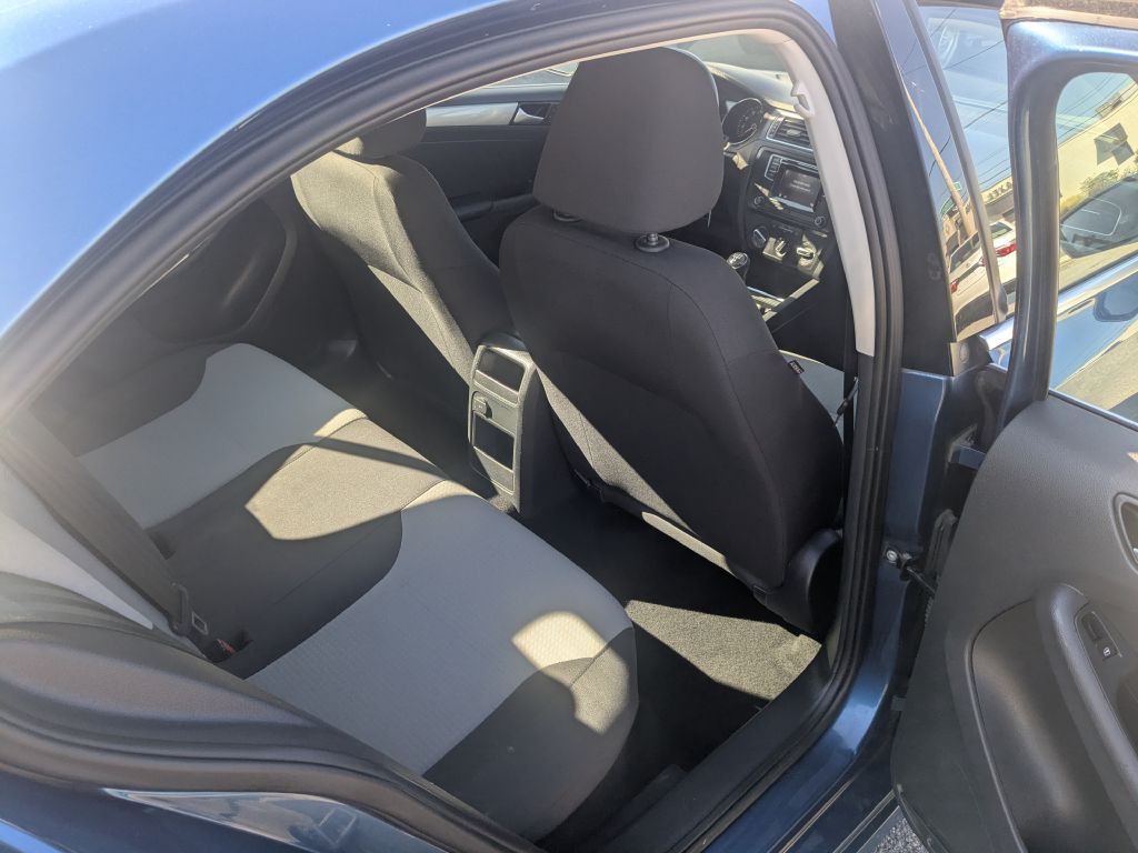 2017 Volkswagen Jetta Image 10