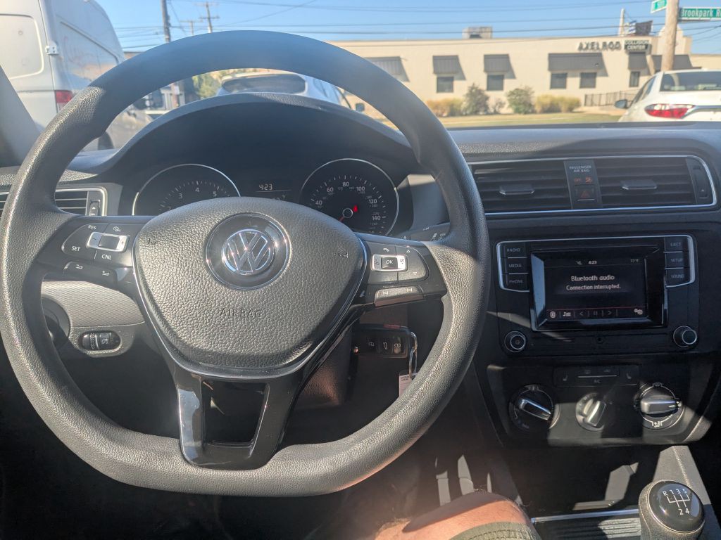 2017 Volkswagen Jetta Image 13