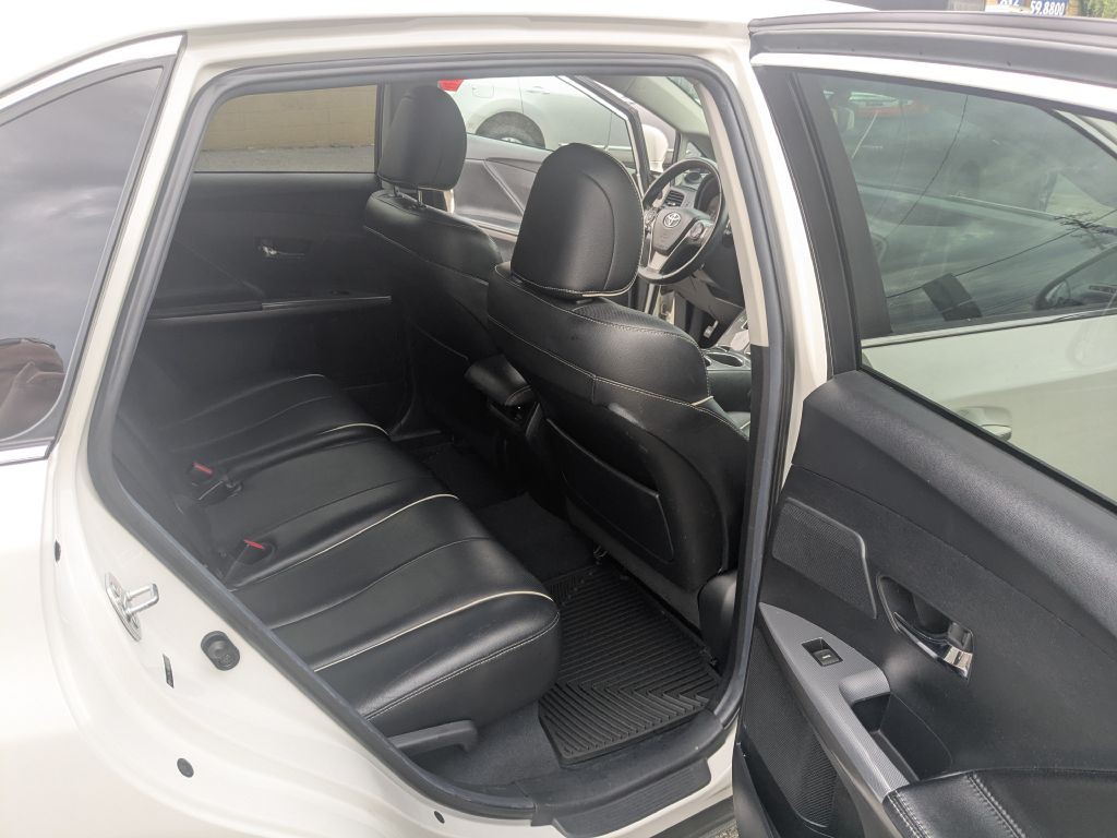 2013 Toyota Venza Image 11