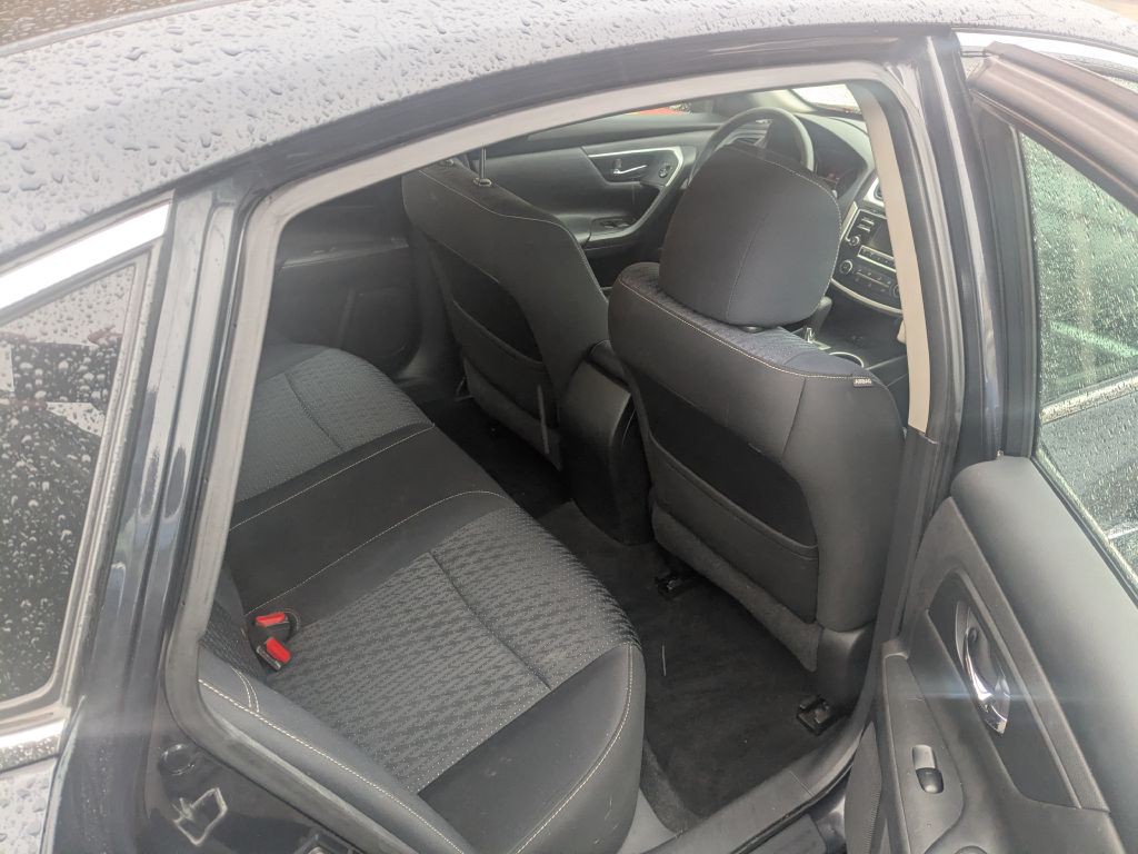 2016 Nissan Altima Image 9