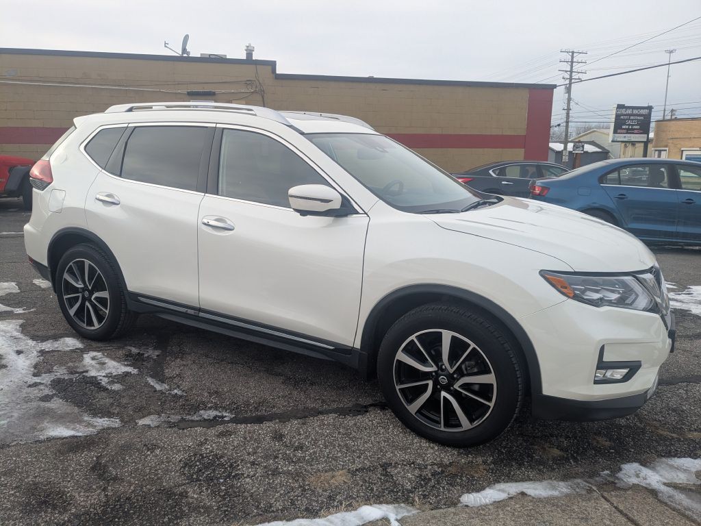 2018 Nissan Rogue Image 1