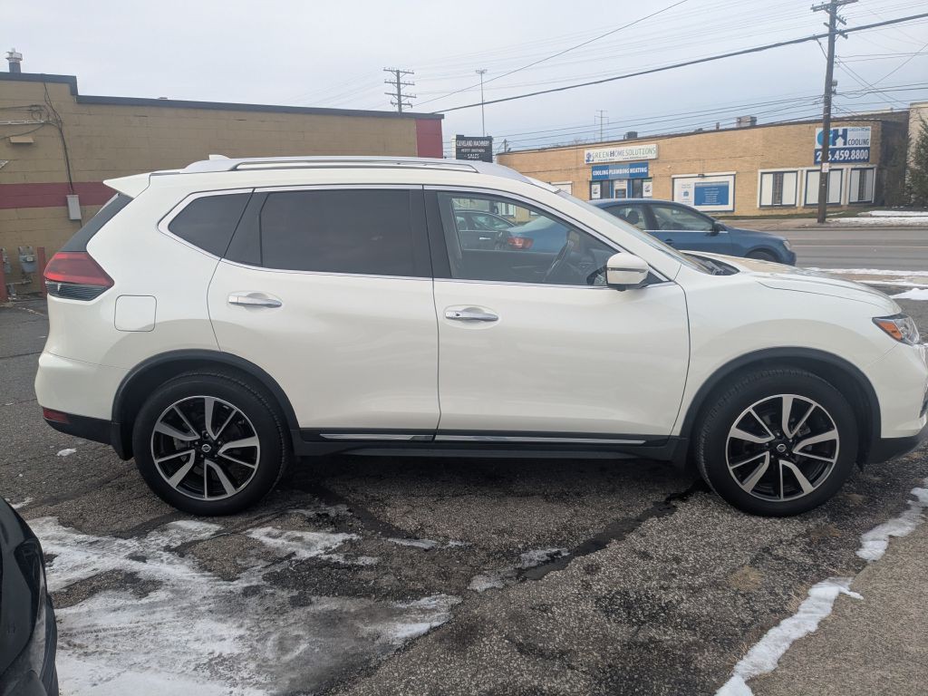 2018 Nissan Rogue Image 2