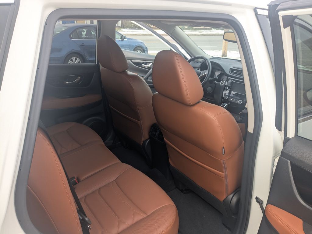 2018 Nissan Rogue Image 11