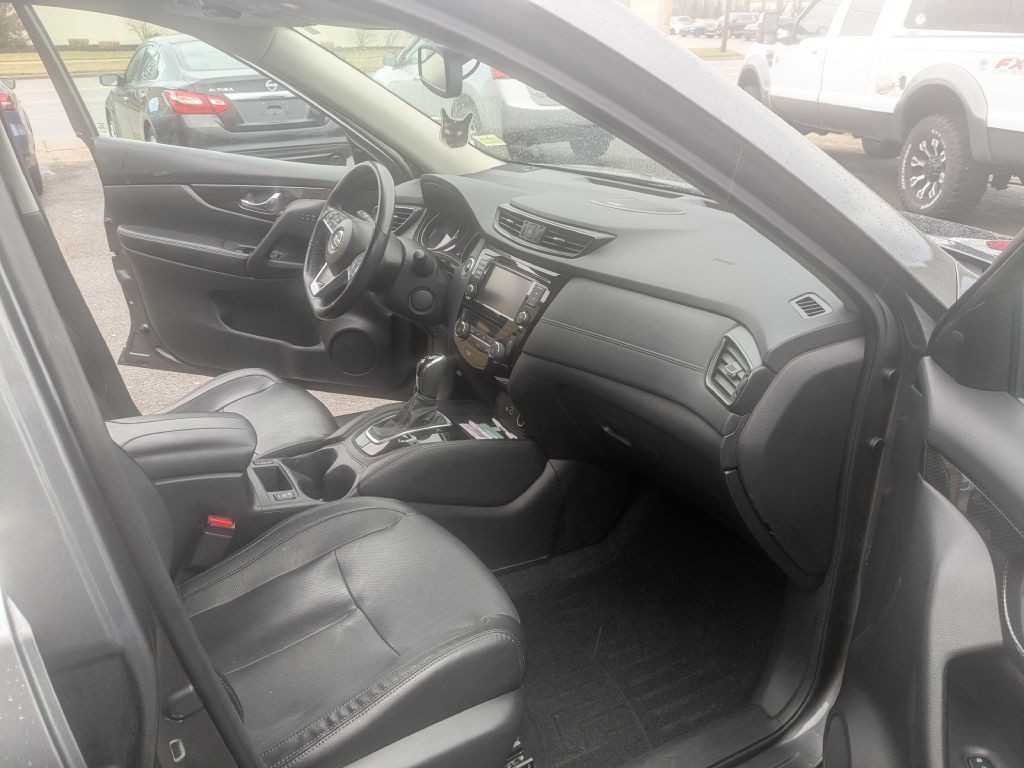 2018 Nissan Rogue Image 11