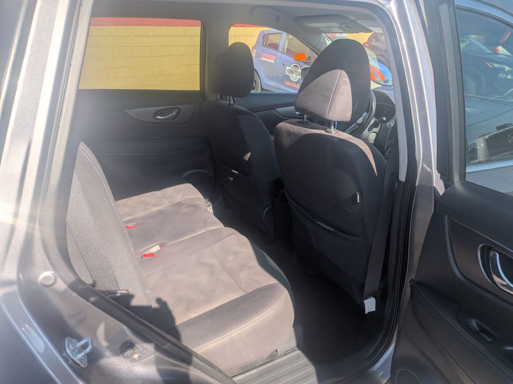 2016 Nissan Rogue Image 11