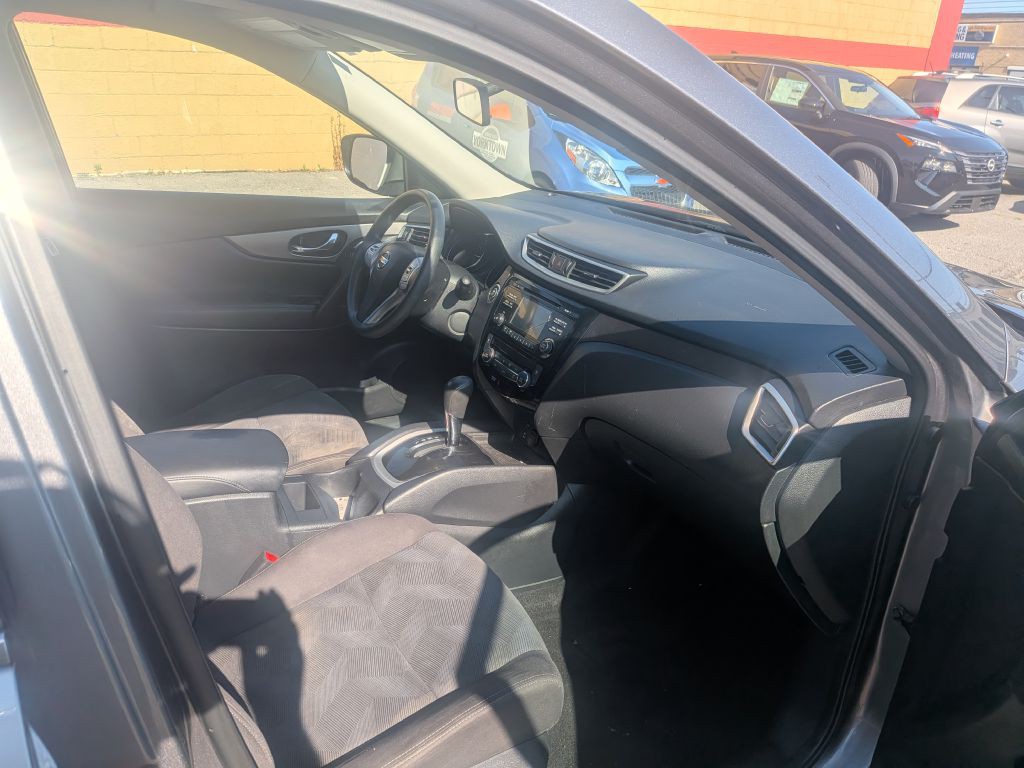 2016 Nissan Rogue Image 12