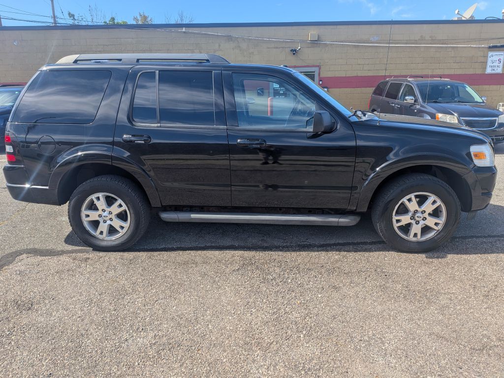2010 Ford Explorer Image 2
