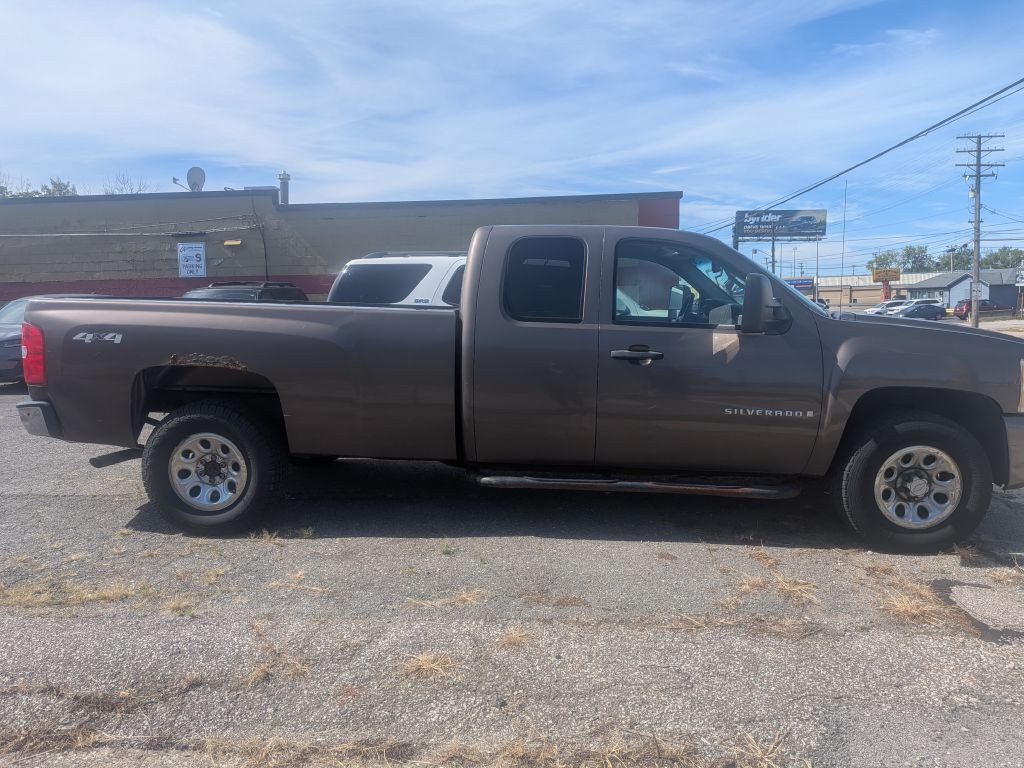 2007 Chevrolet Silverado 1500 Image 2