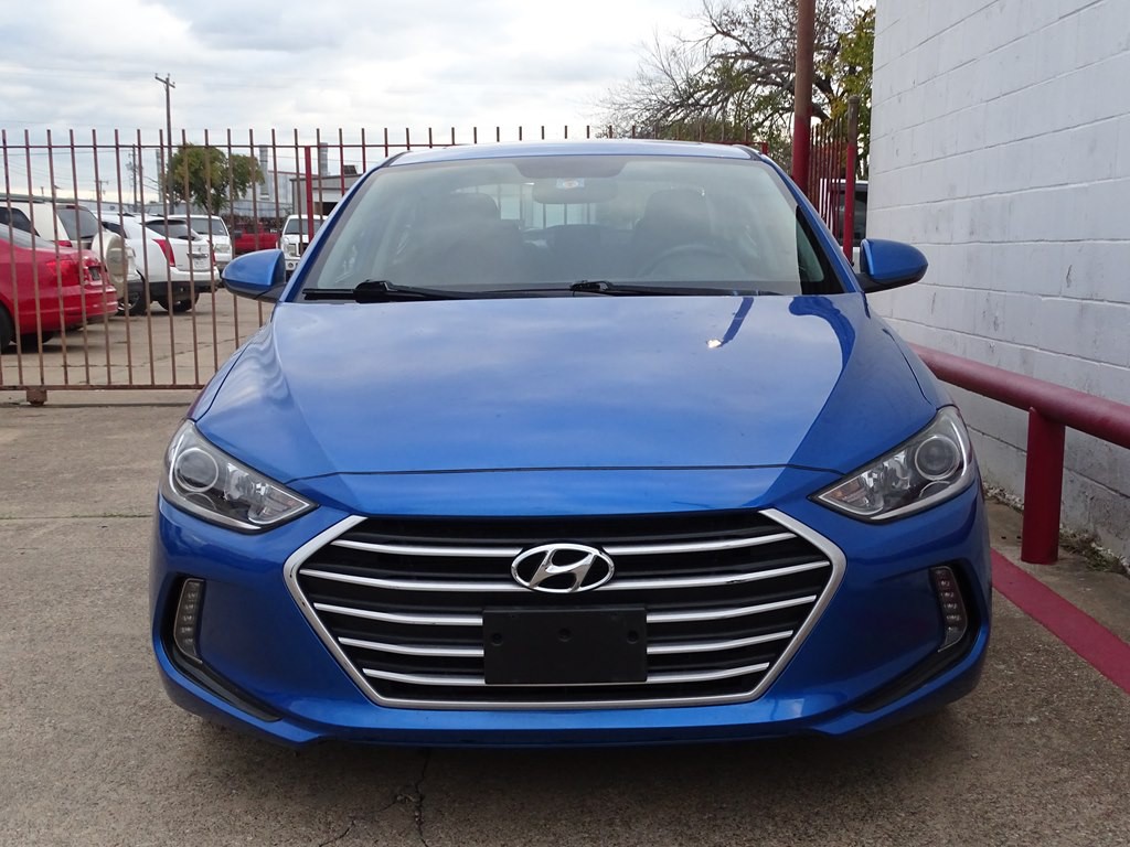 2017 Hyundai Elantra Image 2
