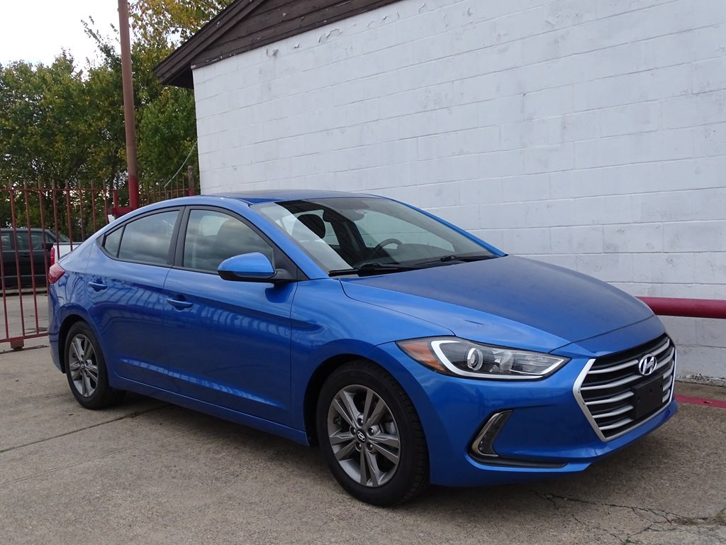 2017 Hyundai Elantra Image 3