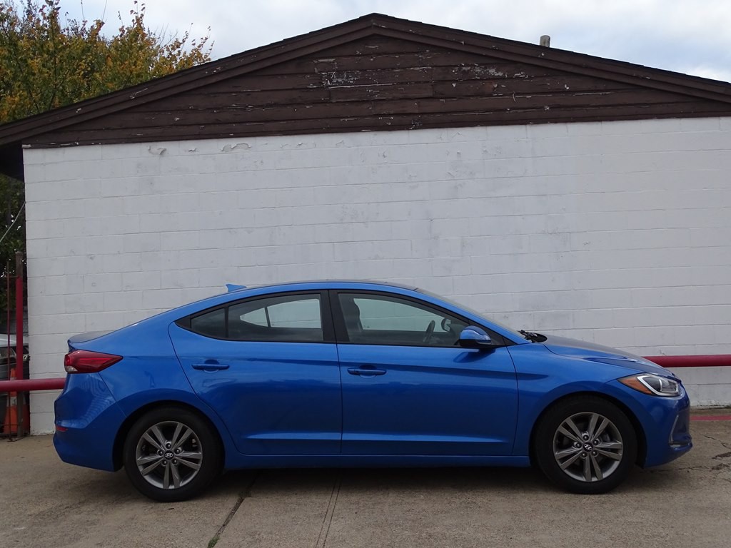 2017 Hyundai Elantra Image 4