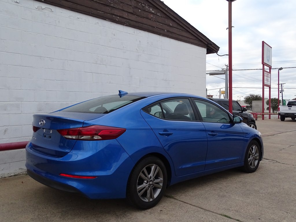 2017 Hyundai Elantra Image 5