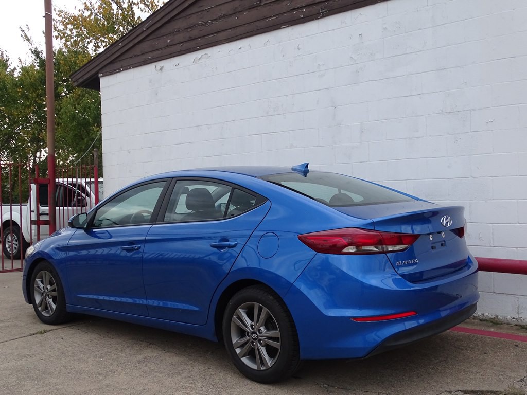2017 Hyundai Elantra Image 7