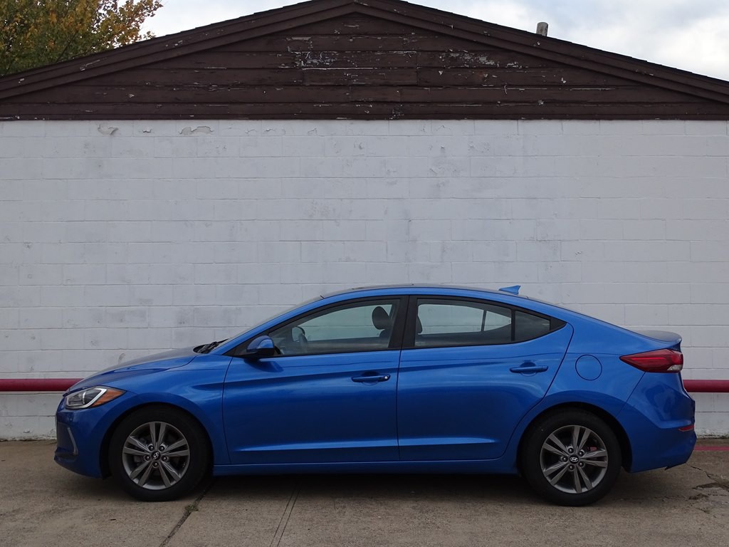 2017 Hyundai Elantra Image 8
