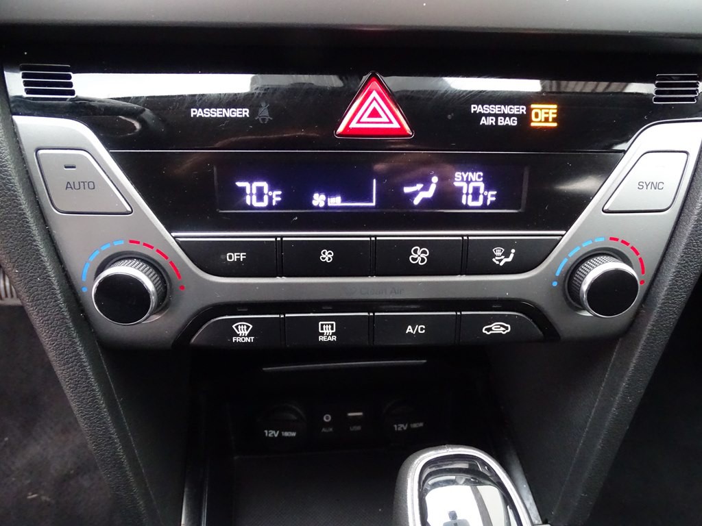 2017 Hyundai Elantra Image 18