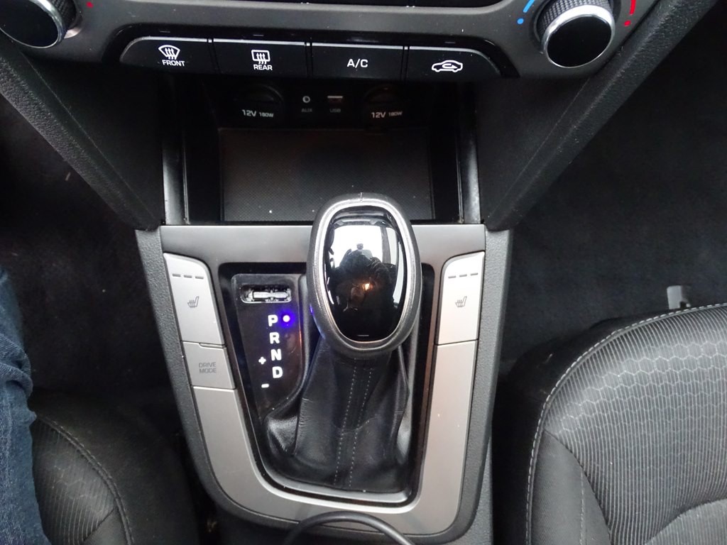 2017 Hyundai Elantra Image 20