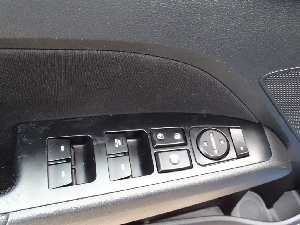 2017 Hyundai Elantra Image 23