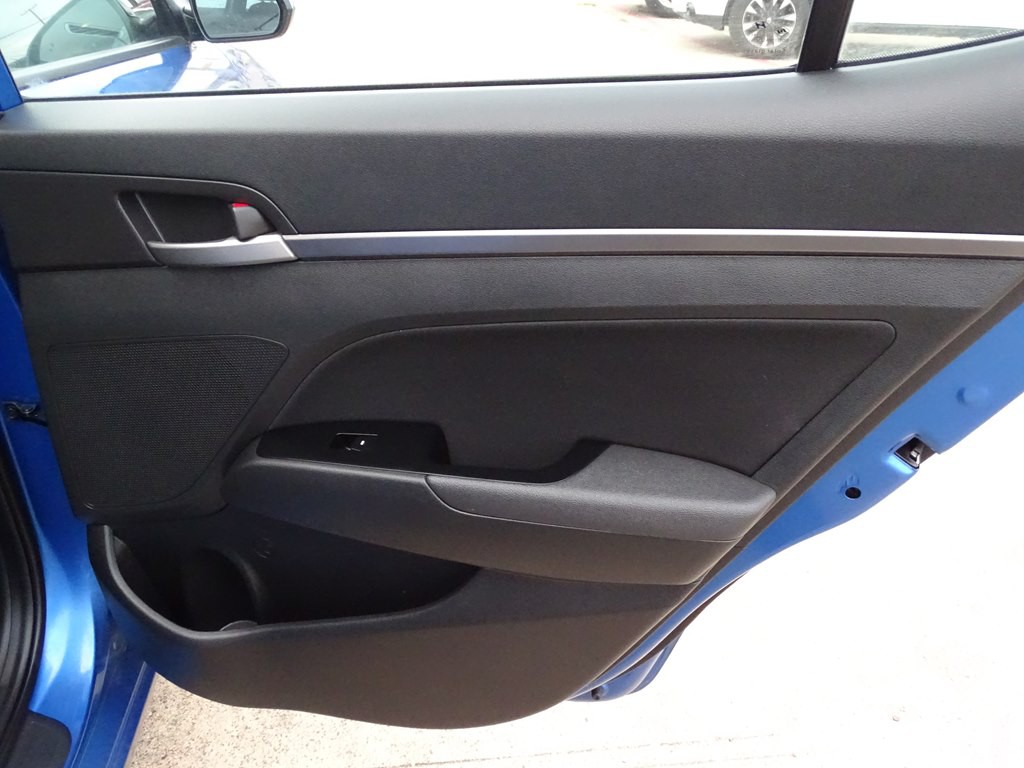 2017 Hyundai Elantra Image 35