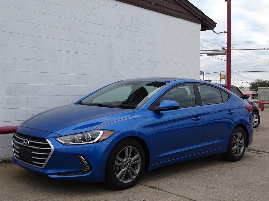2017 Hyundai Elantra Image 1