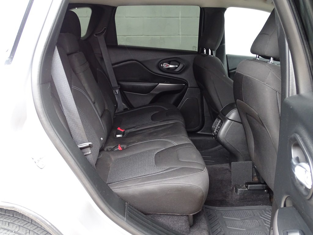 2019 Jeep Cherokee Image 11