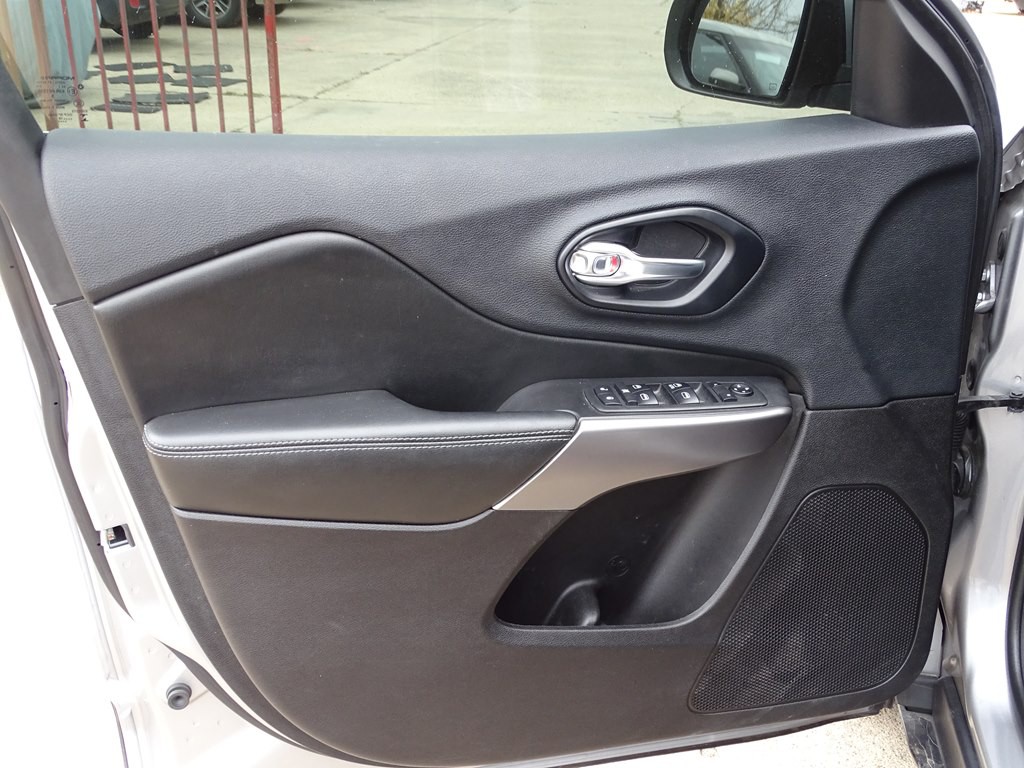 2019 Jeep Cherokee Image 28