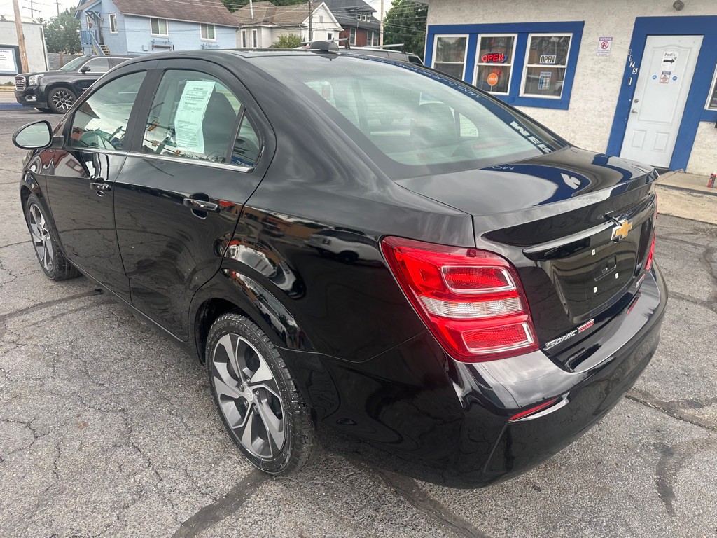 2018 Chevrolet Sonic Image 3