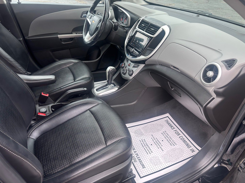 2018 Chevrolet Sonic Image 13
